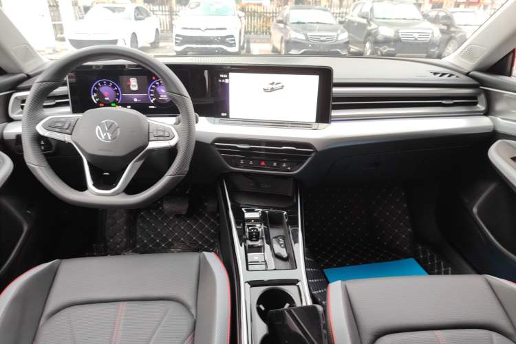 Used Volkswagen Lamando 2025 Lavida L 280TSI DSG Cool & Spicy Edition Audio And AC Panel