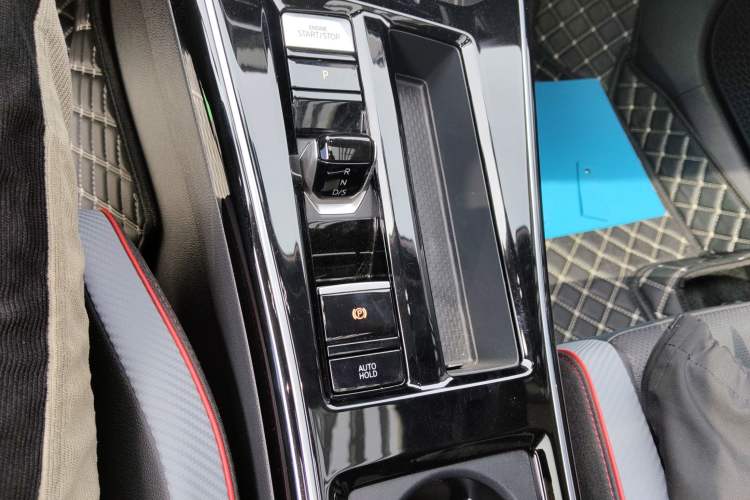 Used Volkswagen Lamando 2025 Lavida L 280TSI DSG Cool & Spicy Edition Gear Lever