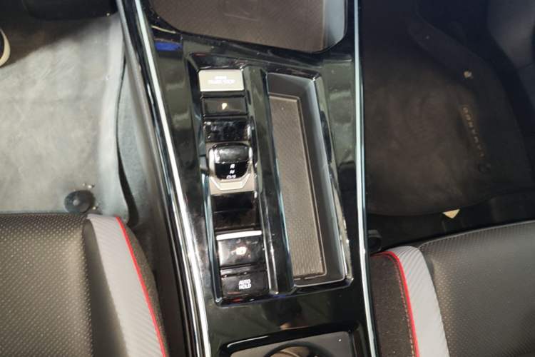 Used Volkswagen Lamando 2025 Lavida L 280TSI DSG Cool & Spicy Edition Gear Lever