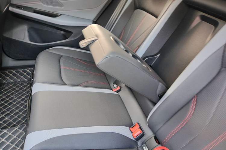 Used Volkswagen Lamando 2025 Lavida L 280TSI DSG Cool & Spicy Edition Left Rear Seat