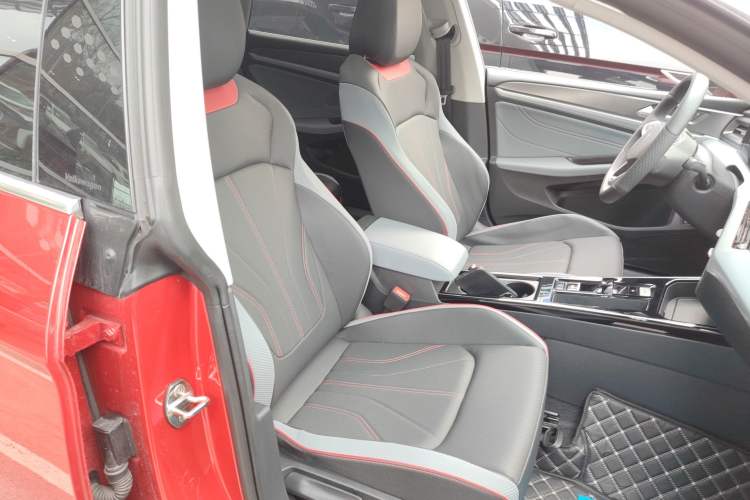 Used Volkswagen Lamando 2025 Lavida L 280TSI DSG Cool & Spicy Edition Right Front Seat