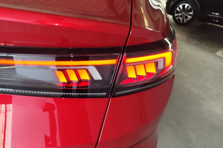 Used Volkswagen Lamando 2025 Lavida L 280TSI DSG Cool & Spicy Edition Right Rear Taillight
