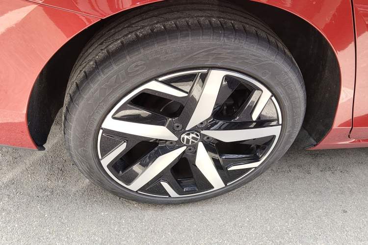 Used Volkswagen Lamando 2025 Lavida L 280TSI DSG Cool & Spicy Edition Right Rear Wheel Hub