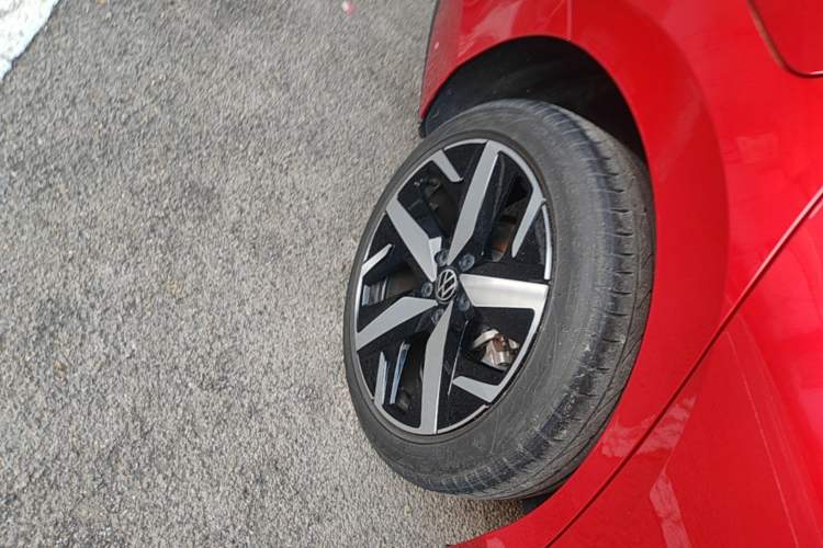 Used Volkswagen Lamando 2025 Lavida L 280TSI DSG Cool & Spicy Edition Right Rear Wheel Hub