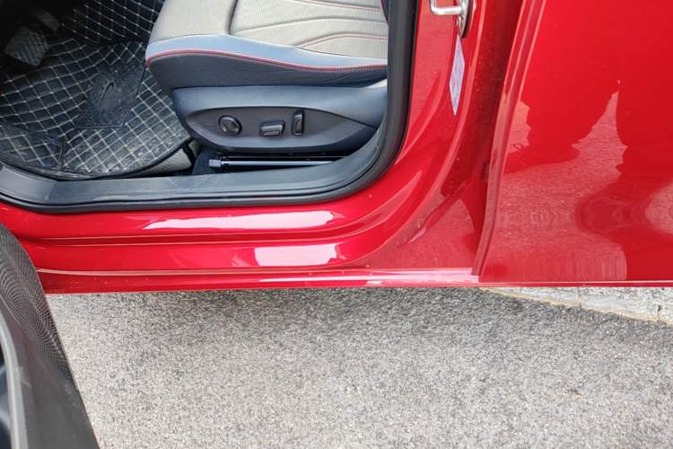Used Volkswagen Lamando 2025 Lavida L 280TSI DSG Cool & Spicy Edition Right Side Sill