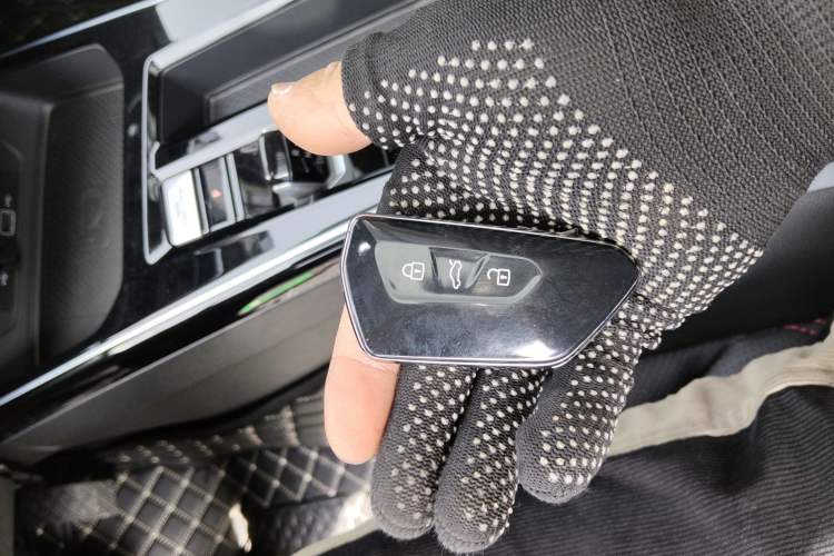 Used Volkswagen Lamando 2025 Lavida L 280TSI DSG Cool & Spicy Edition Vehicle Key