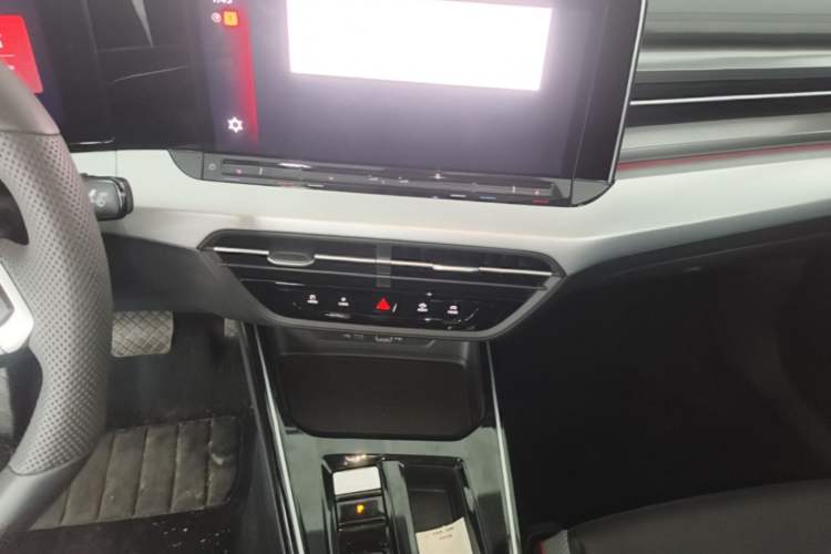 Used Volkswagen Lamando 2025 Lavida L 280TSI DSG Cool & Spicy Edition Audio And AC Panel