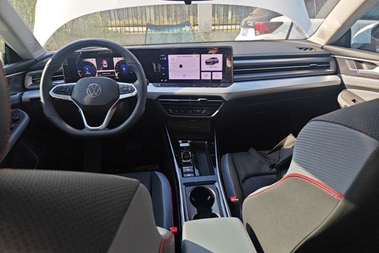 Used Volkswagen Lamando 2025 Lavida L 280TSI DSG Cool & Spicy Edition Center Console