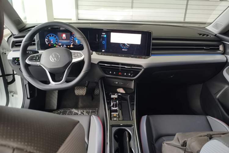 Used Volkswagen Lamando 2025 Lavida L 280TSI DSG Cool & Spicy Edition Center Console
