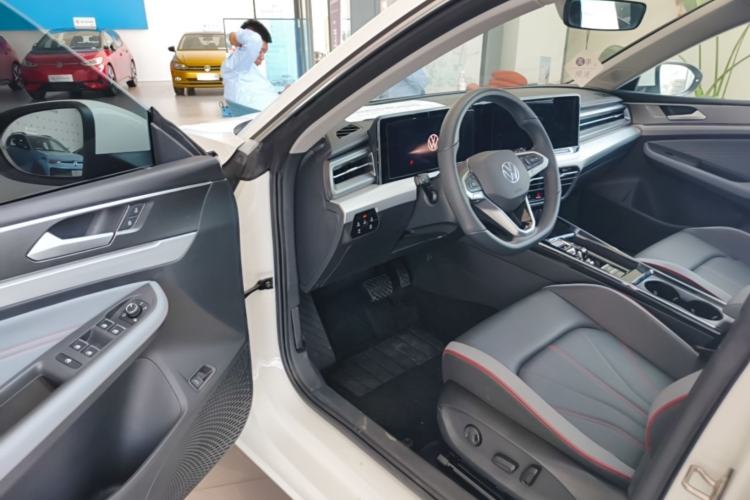 Used Volkswagen Lamando 2025 Lavida L 280TSI DSG Cool & Spicy Edition Driver Seat