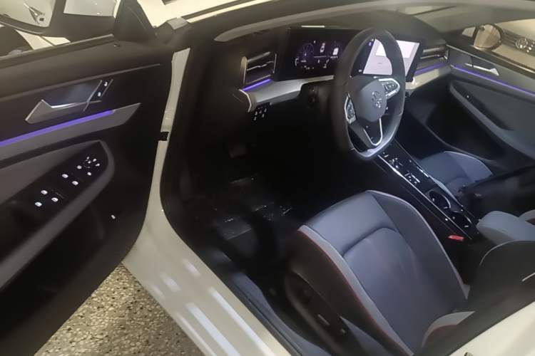 Used Volkswagen Lamando 2025 Lavida L 280TSI DSG Cool & Spicy Edition Driver Seat