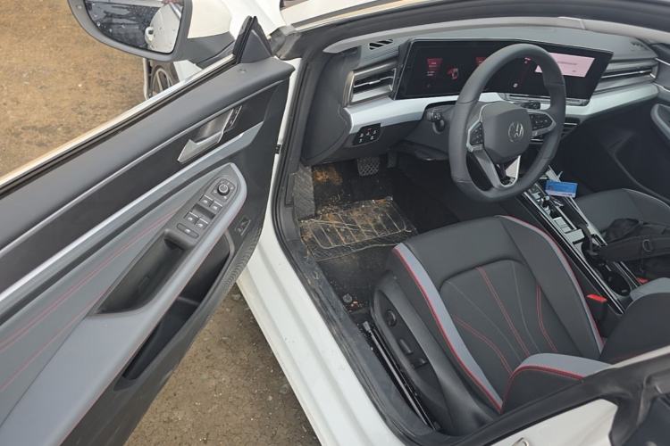 Used Volkswagen Lamando 2025 Lavida L 280TSI DSG Cool & Spicy Edition Driver Seat