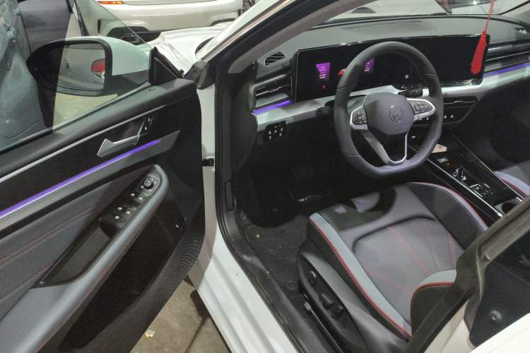 Used Volkswagen Lamando 2025 Lavida L 280TSI DSG Cool & Spicy Edition Driver Seat