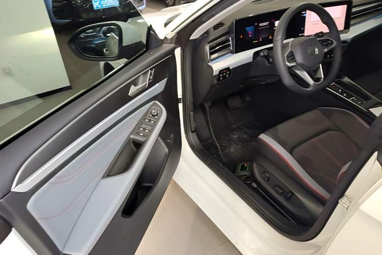 Used Volkswagen Lamando 2025 Lavida L 280TSI DSG Cool & Spicy Edition Driver Seat
