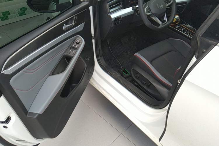 Used Volkswagen Lamando 2025 Lavida L 280TSI DSG Cool & Spicy Edition Driver Seat