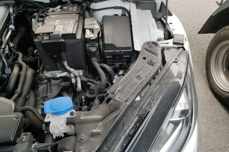 Used Volkswagen Lamando 2025 Lavida L 280TSI DSG Cool & Spicy Edition Engine Bay Left