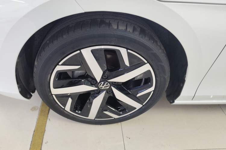 Used Volkswagen Lamando 2025 Lavida L 280TSI DSG Cool & Spicy Edition Exterior 1