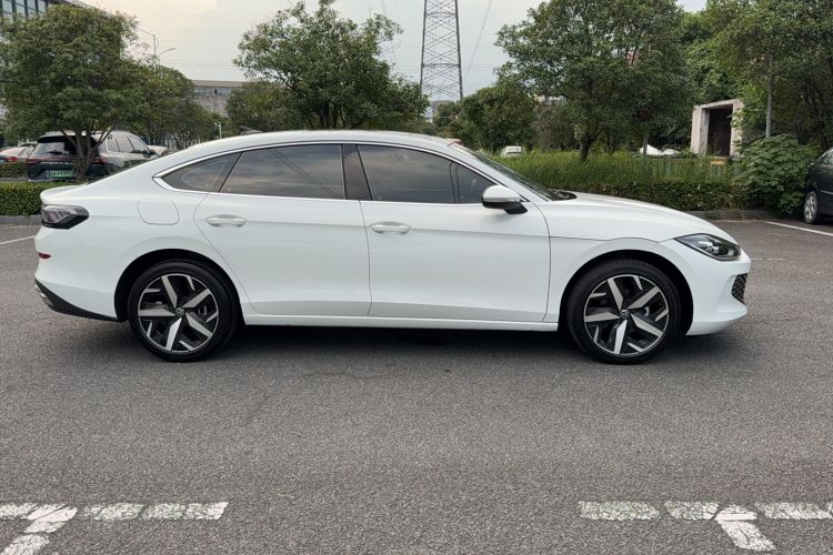 Used Volkswagen Lamando 2025 Lavida L 280TSI DSG Cool & Spicy Edition Exterior 3