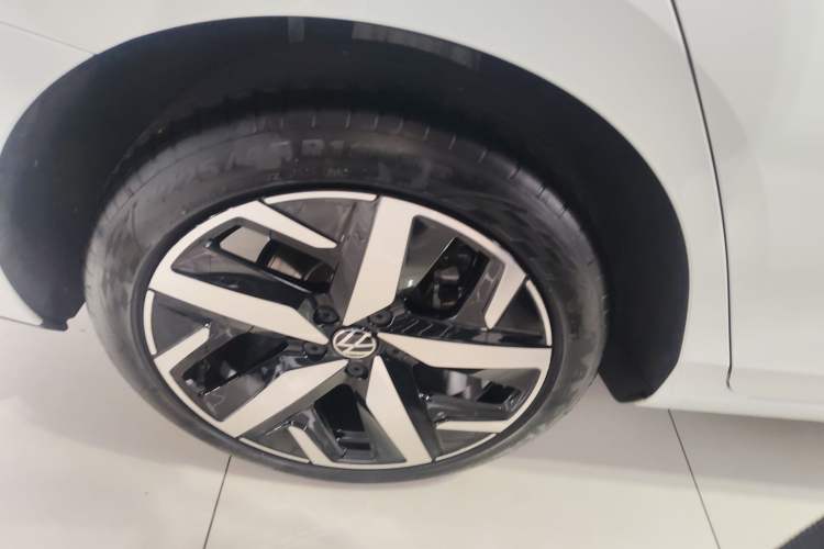 Used Volkswagen Lamando 2025 Lavida L 280TSI DSG Cool & Spicy Edition Exterior 5