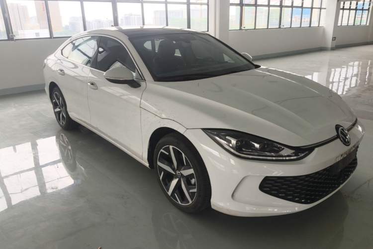 Used Volkswagen Lamando 2025 Lavida L 280TSI DSG Cool & Spicy Edition Front Right 45 Deg