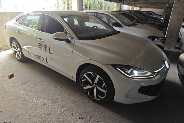 Used Volkswagen Lamando 2025 Lavida L 280TSI DSG Cool & Spicy Edition Front Right 45 Deg