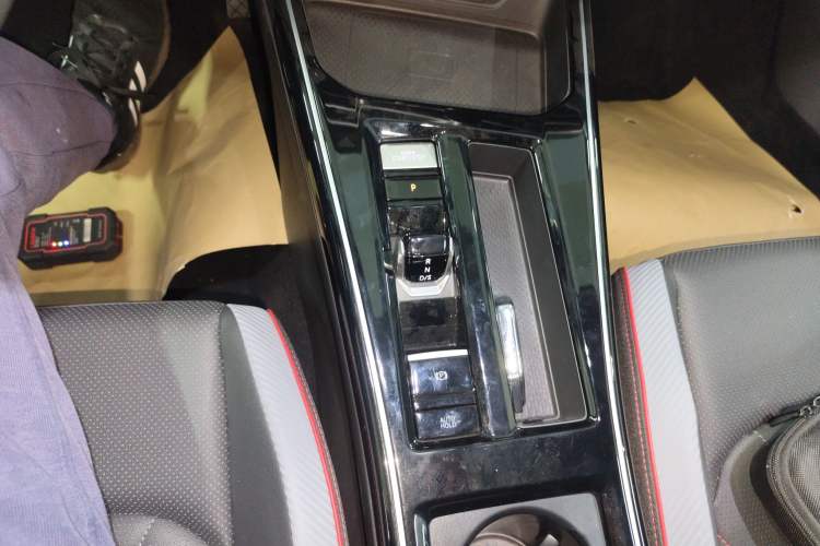 Used Volkswagen Lamando 2025 Lavida L 280TSI DSG Cool & Spicy Edition Gear Lever
