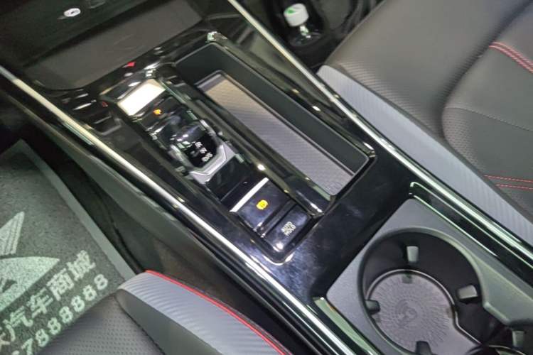 Used Volkswagen Lamando 2025 Lavida L 280TSI DSG Cool & Spicy Edition Gear Lever