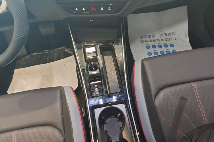 Used Volkswagen Lamando 2025 Lavida L 280TSI DSG Cool & Spicy Edition Gear Lever