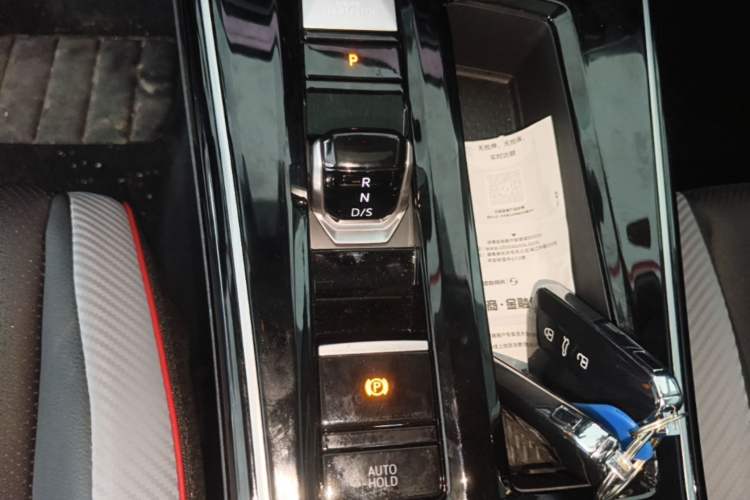 Used Volkswagen Lamando 2025 Lavida L 280TSI DSG Cool & Spicy Edition Gear Lever