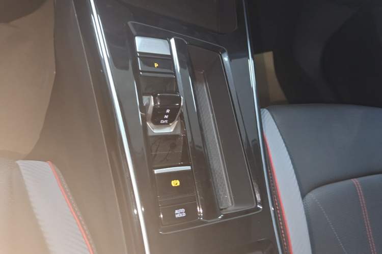 Used Volkswagen Lamando 2025 Lavida L 280TSI DSG Cool & Spicy Edition Gear Lever