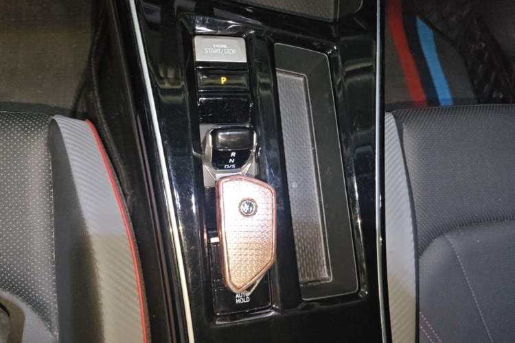 Used Volkswagen Lamando 2025 Lavida L 280TSI DSG Cool & Spicy Edition Gear Lever