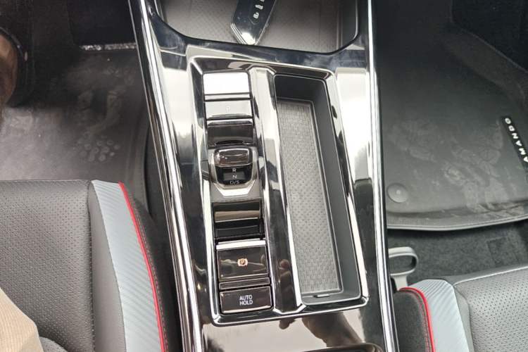 Used Volkswagen Lamando 2025 Lavida L 280TSI DSG Cool & Spicy Edition Gear Lever