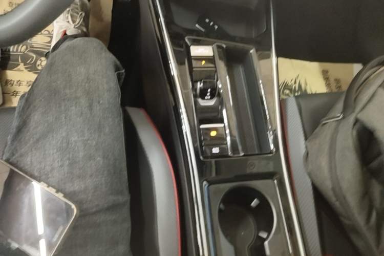 Used Volkswagen Lamando 2025 Lavida L 280TSI DSG Cool & Spicy Edition Gear Lever
