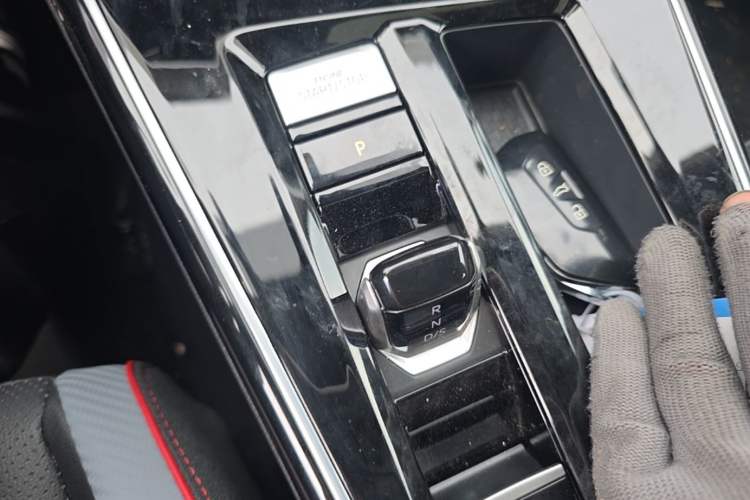 Used Volkswagen Lamando 2025 Lavida L 280TSI DSG Cool & Spicy Edition Gear Lever
