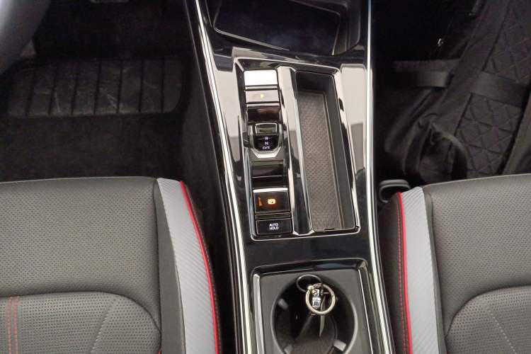 Used Volkswagen Lamando 2025 Lavida L 280TSI DSG Cool & Spicy Edition Gear Lever