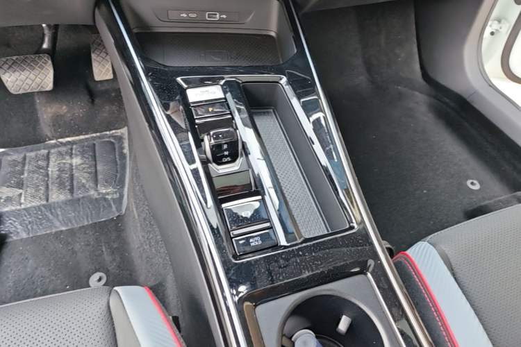 Used Volkswagen Lamando 2025 Lavida L 280TSI DSG Cool & Spicy Edition Gear Lever