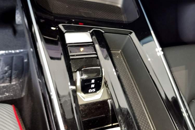 Used Volkswagen Lamando 2025 Lavida L 280TSI DSG Cool & Spicy Edition Gear Lever