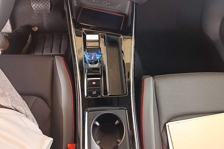 Used Volkswagen Lamando 2025 Lavida L 280TSI DSG Cool & Spicy Edition Gear Lever