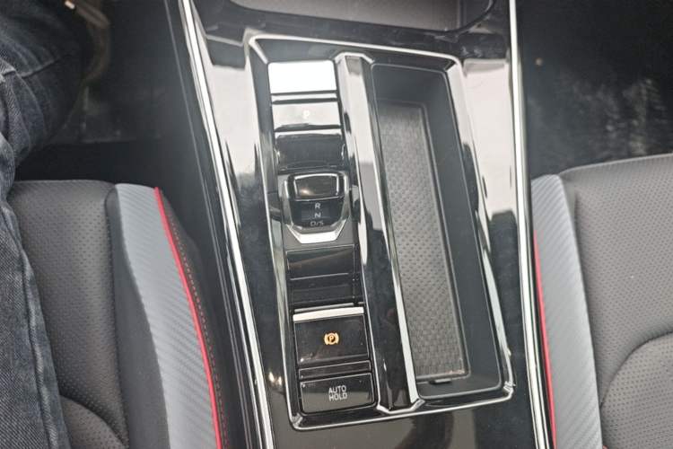 Used Volkswagen Lamando 2025 Lavida L 280TSI DSG Cool & Spicy Edition Gear Lever