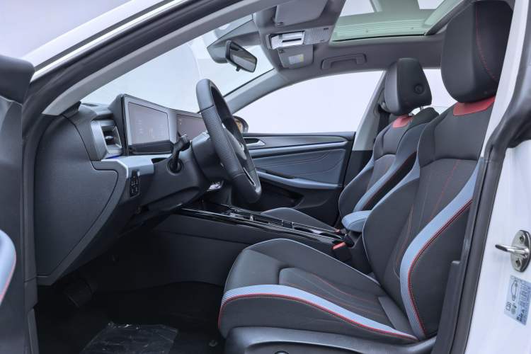 Used Volkswagen Lamando 2025 Lavida L 280TSI DSG Cool & Spicy Edition Interior 1