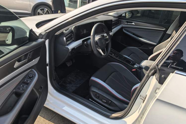 Used Volkswagen Lamando 2025 Lavida L 280TSI DSG Cool & Spicy Edition Interior 1