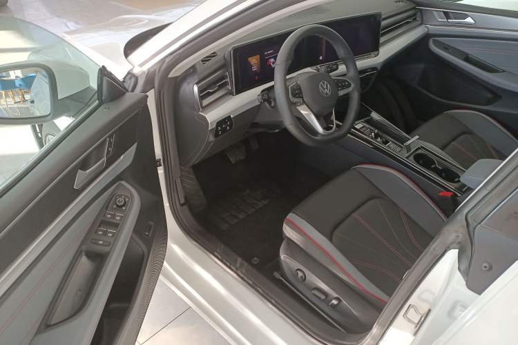 Used Volkswagen Lamando 2025 Lavida L 280TSI DSG Cool & Spicy Edition Interior 3