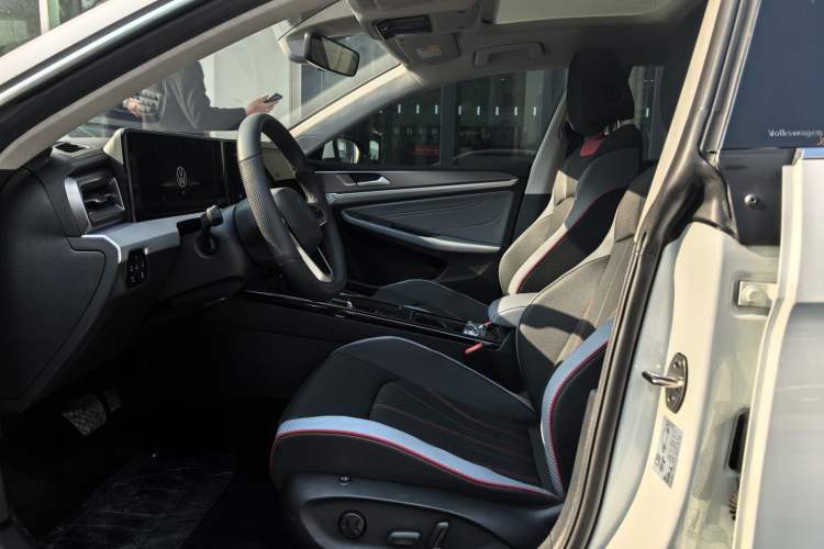 Used Volkswagen Lamando 2025 Lavida L 280TSI DSG Cool & Spicy Edition Interior 5