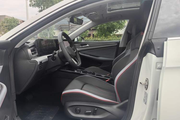 Used Volkswagen Lamando 2025 Lavida L 280TSI DSG Cool & Spicy Edition Interior 6