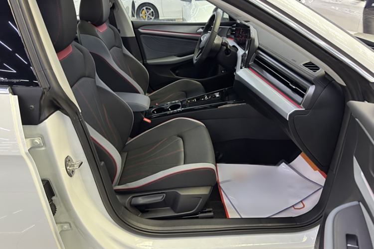 Used Volkswagen Lamando 2025 Lavida L 280TSI DSG Cool & Spicy Edition Interior 9