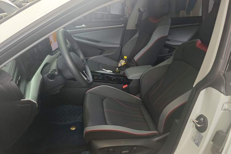 Used Volkswagen Lamando 2025 Lavida L 280TSI DSG Spicy Edition Left Front Seat