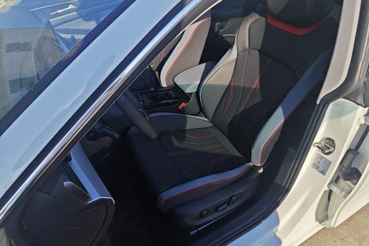 Used Volkswagen Lamando 2025 Lavida L 280TSI DSG Cool & Spicy Edition Left Front Seat
