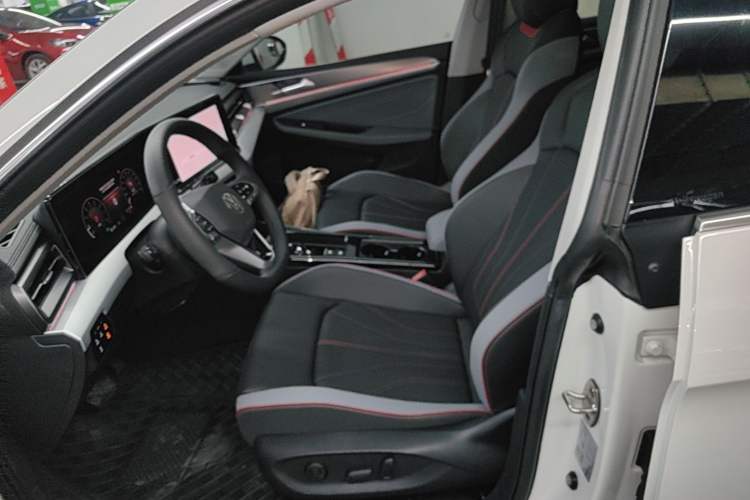 Used Volkswagen Lamando 2025 Lavida L 280TSI DSG Cool & Spicy Edition Left Front Seat