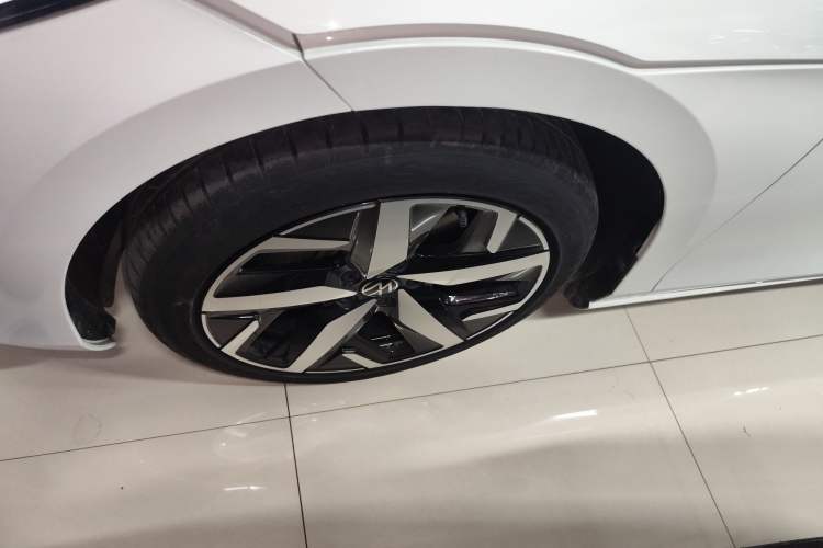 Used Volkswagen Lamando 2025 Lavida L 280TSI DSG Cool & Spicy Edition Left Front Wheel Hub