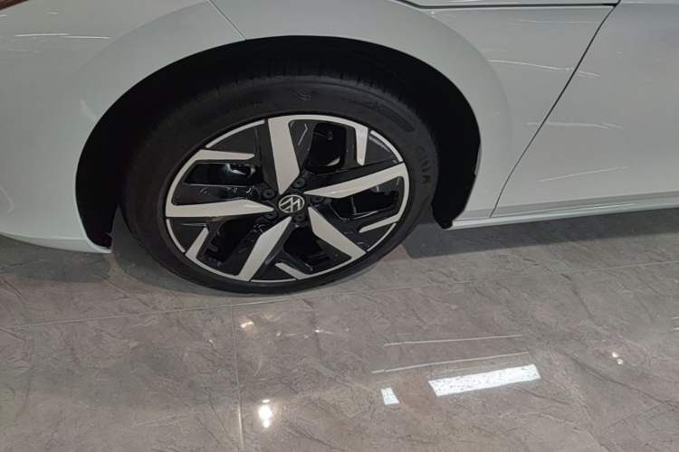 Used Volkswagen Lamando 2025 Lavida L 280TSI DSG Cool & Spicy Edition Left Front Wheel Hub